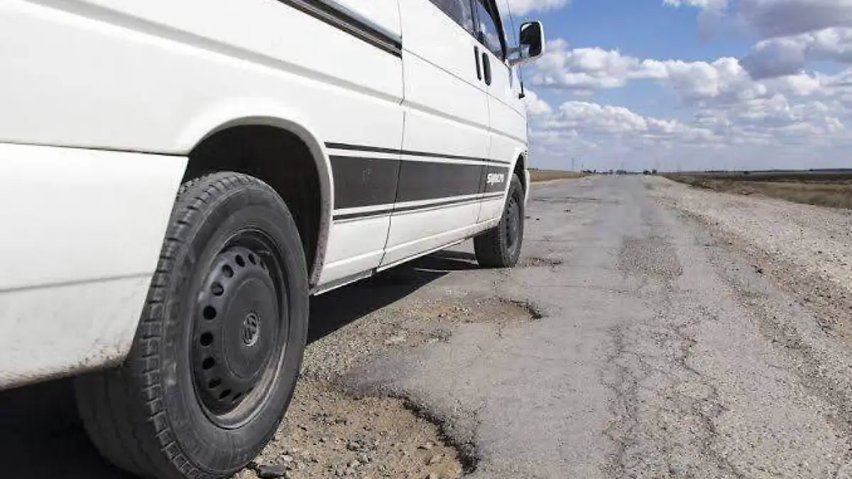 Automóvil baches Xalapa 